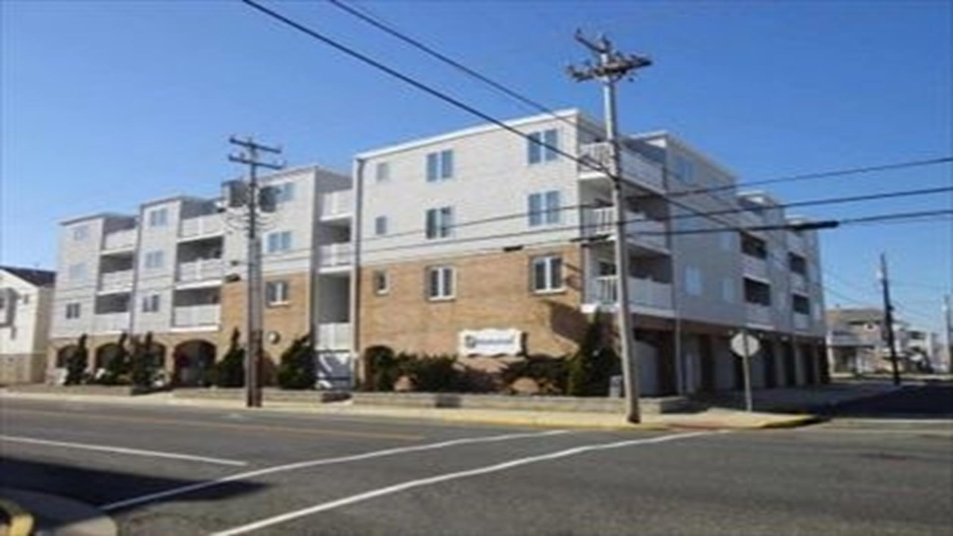 Vacation Rentals Sea Isle City 3400 Landis Avenue 4th Floor Unit 413