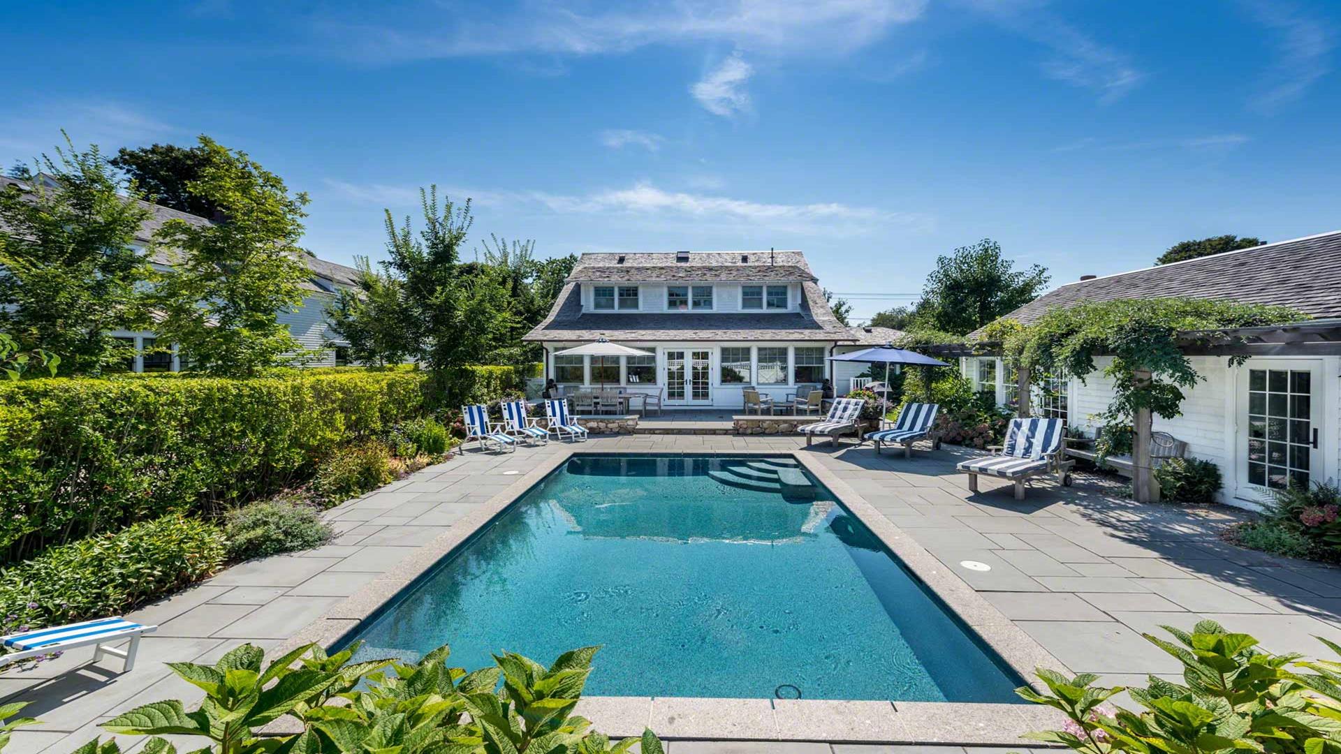 Vacation Rentals Edgartown Park House Compound With Pool Guest